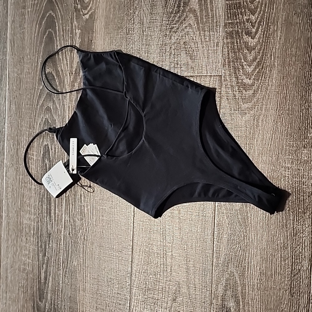 ❄️ Forever 21 seamless Bodysuit ❄️ - Picture 3 of 4